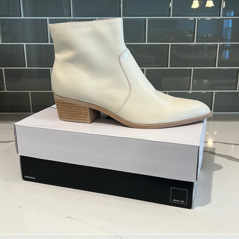 Dolce Vita Azyan ivory Leather size 11